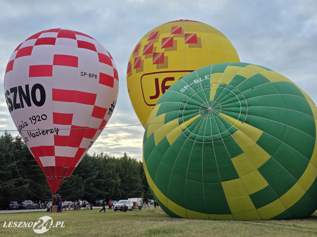 Start balonów znad zalewu w Rydzynie