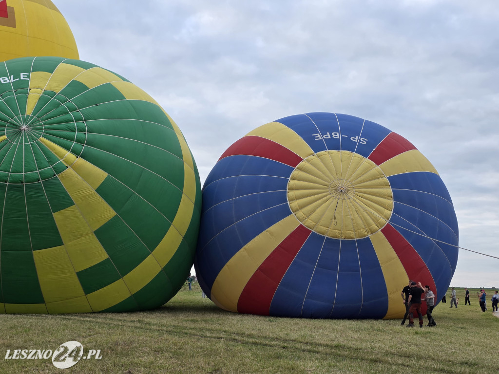 Start balonów znad zalewu w Rydzynie