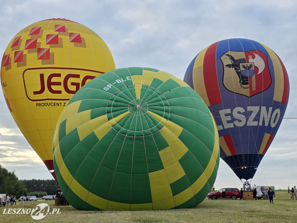 Start balonów znad zalewu w Rydzynie