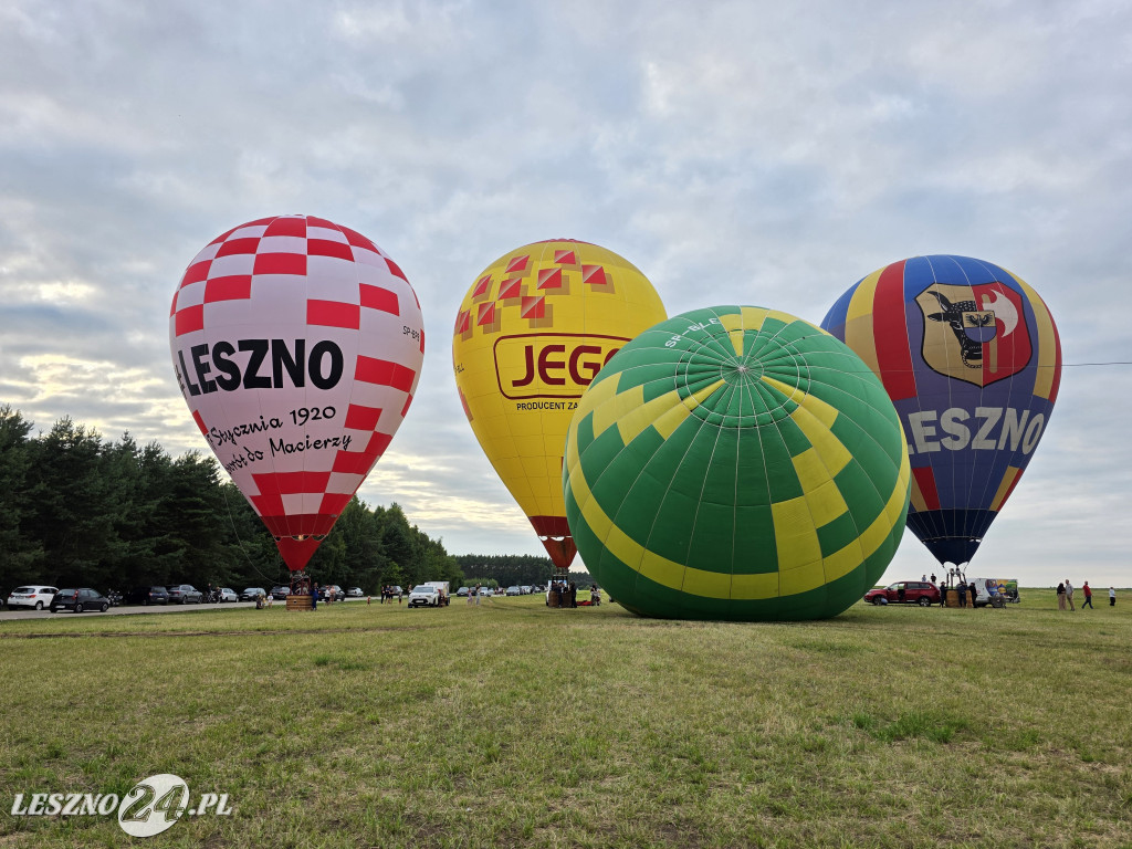 Start balonów znad zalewu w Rydzynie