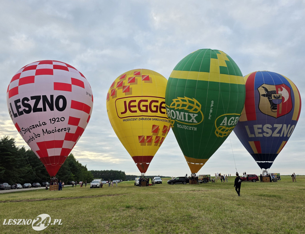 Start balonów znad zalewu w Rydzynie
