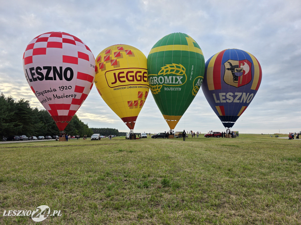 Start balonów znad zalewu w Rydzynie