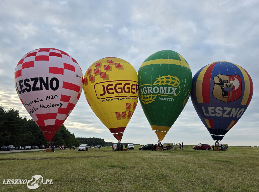 Start balonów znad zalewu w Rydzynie