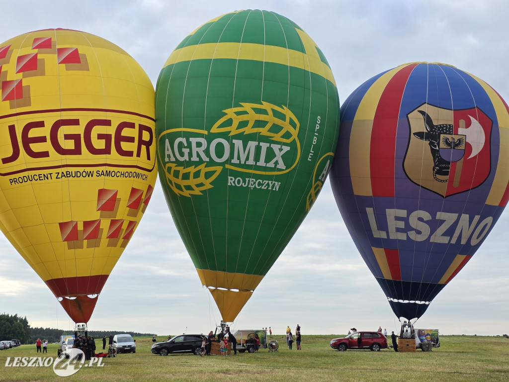 Start balonów znad zalewu w Rydzynie
