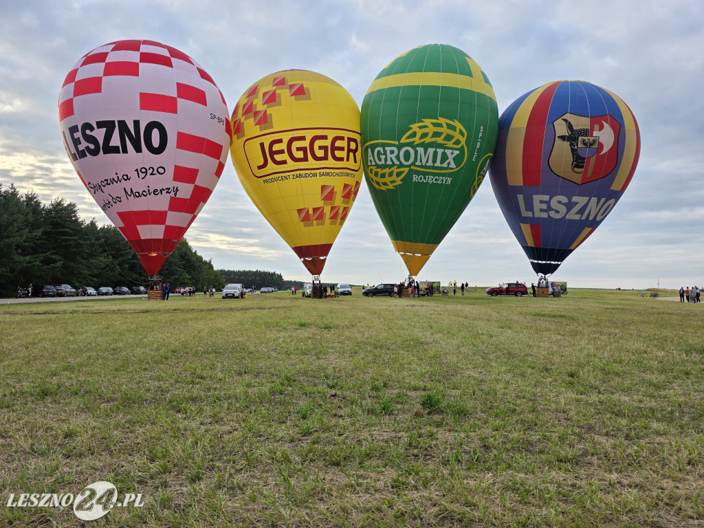 Start balonów znad zalewu w Rydzynie