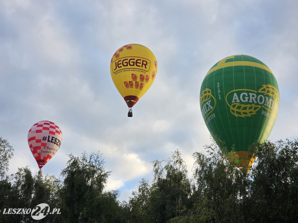 Start balonów znad zalewu w Rydzynie