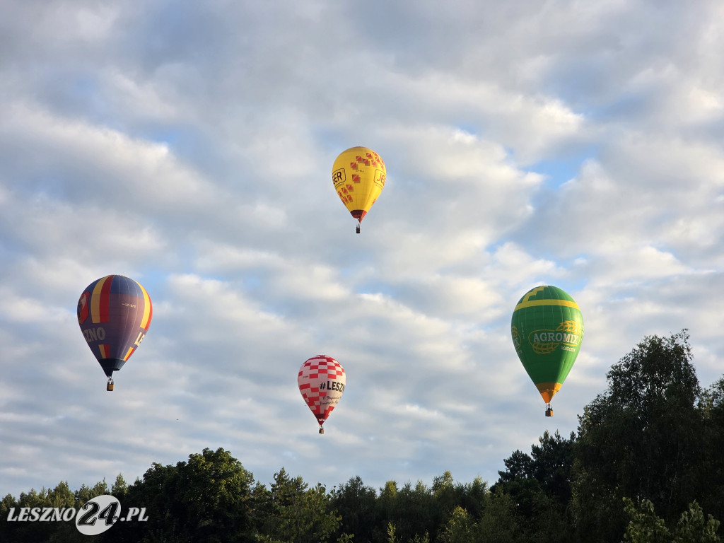Start balonów znad zalewu w Rydzynie