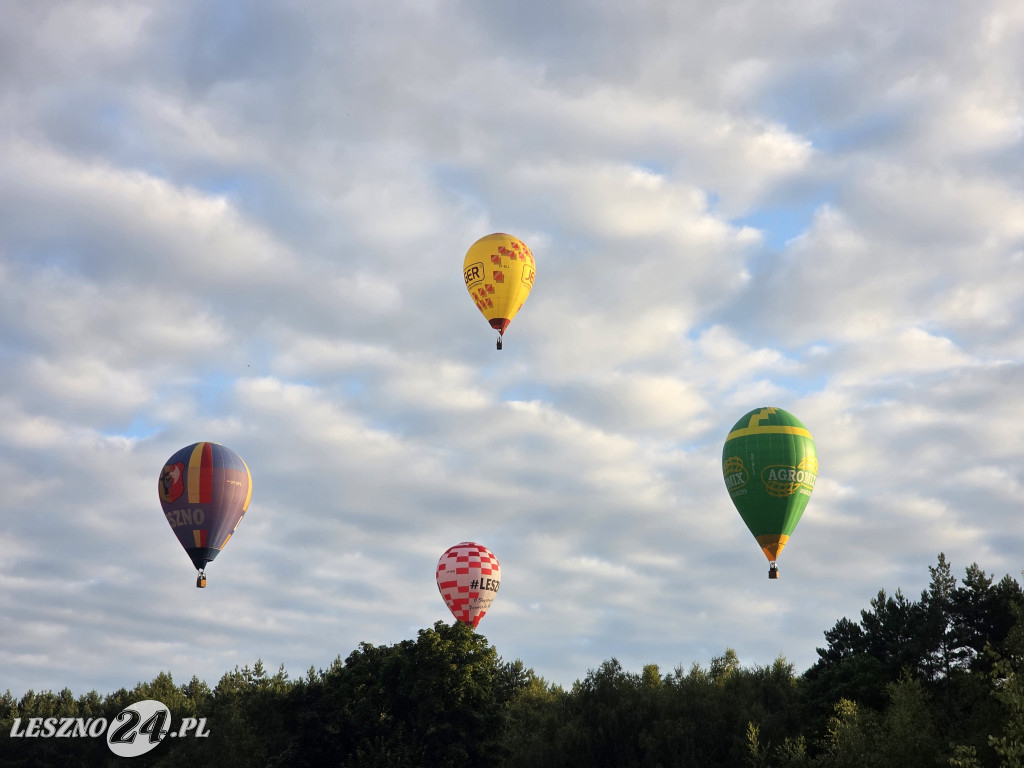 Start balonów znad zalewu w Rydzynie
