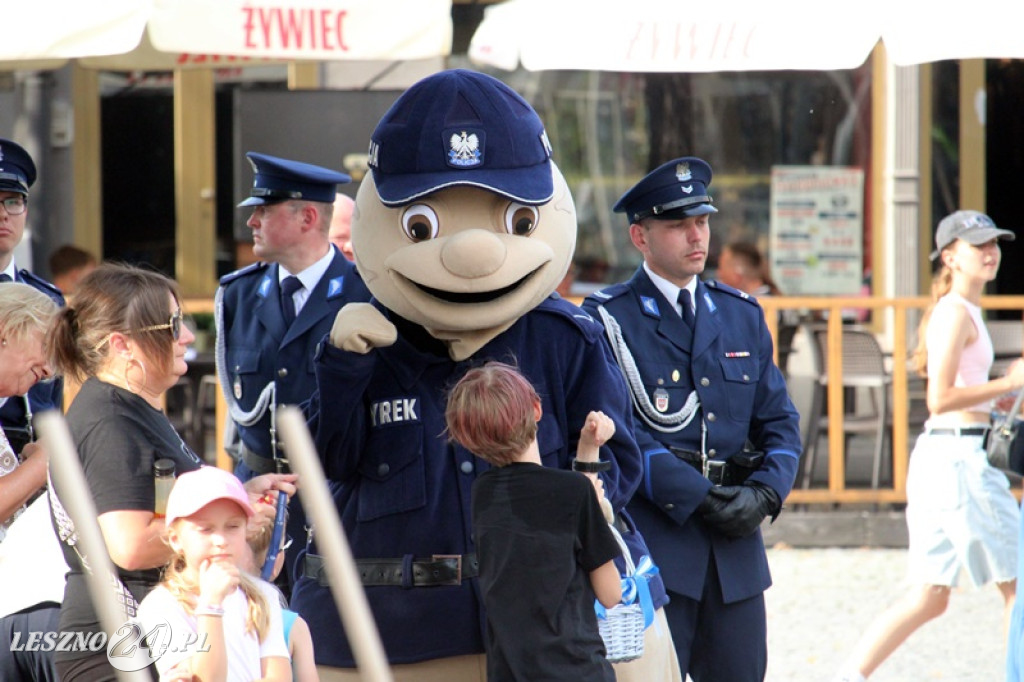 Święto Policji na Rynku w Lesznie (2)