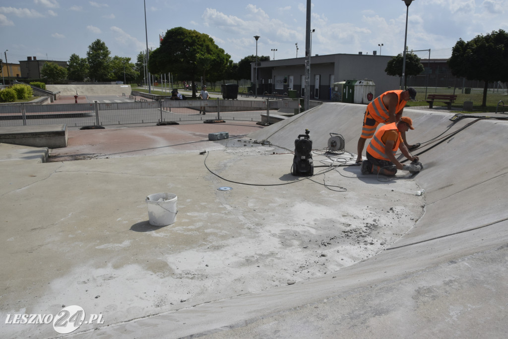 Eksperymentalny remont Skateplazy w Lesznie