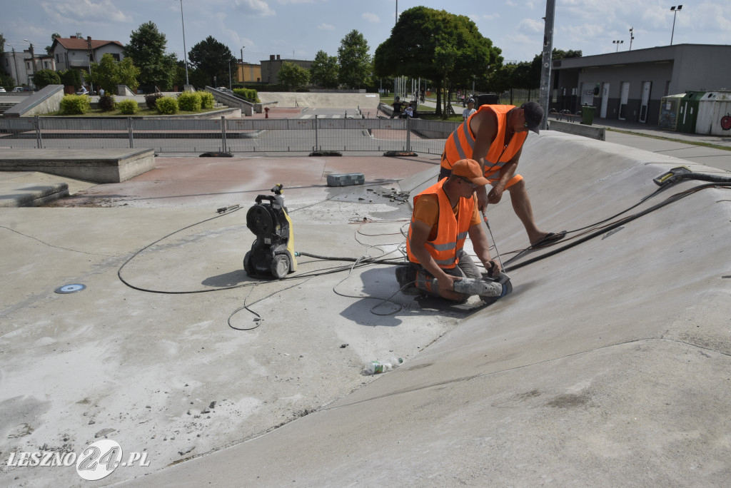 Eksperymentalny remont Skateplazy w Lesznie