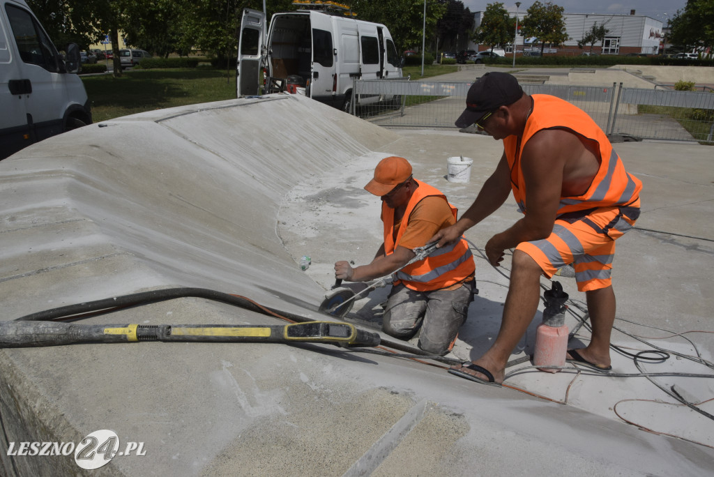Eksperymentalny remont Skateplazy w Lesznie