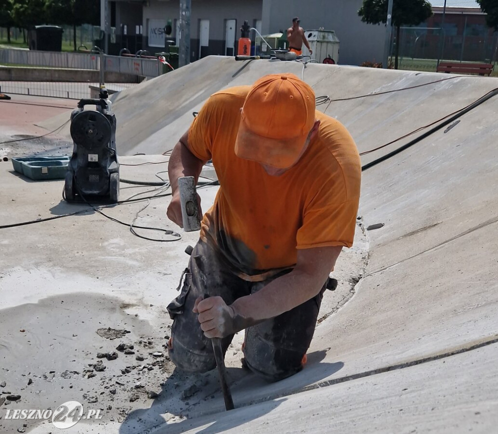 Eksperymentalny remont Skateplazy w Lesznie