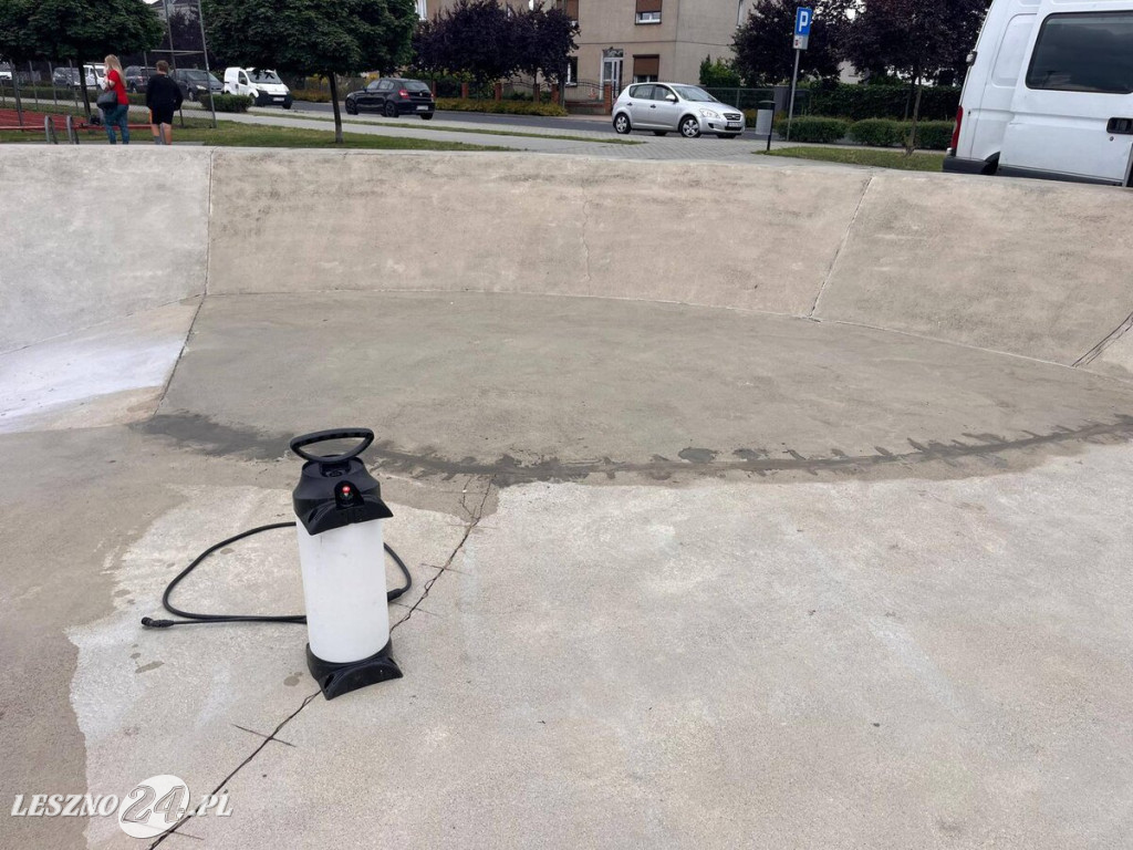 Eksperymentalny remont Skateplazy w Lesznie