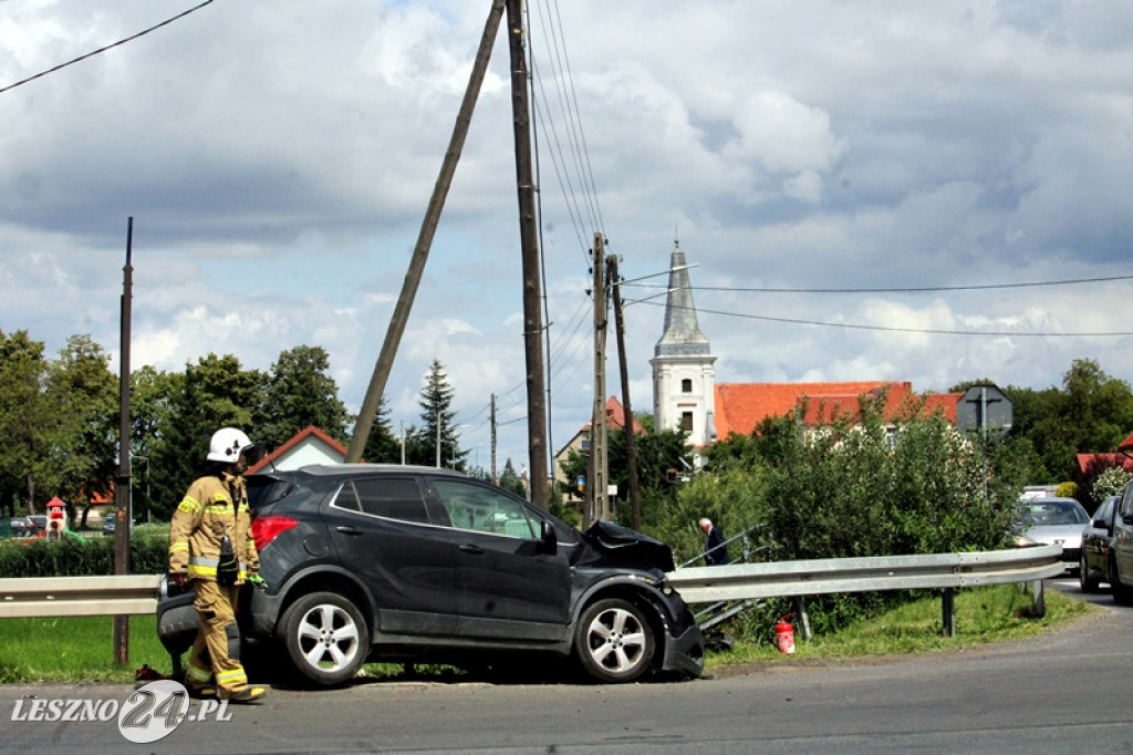 Zderzenie osobówki z ciężarówką w Kąkolewie