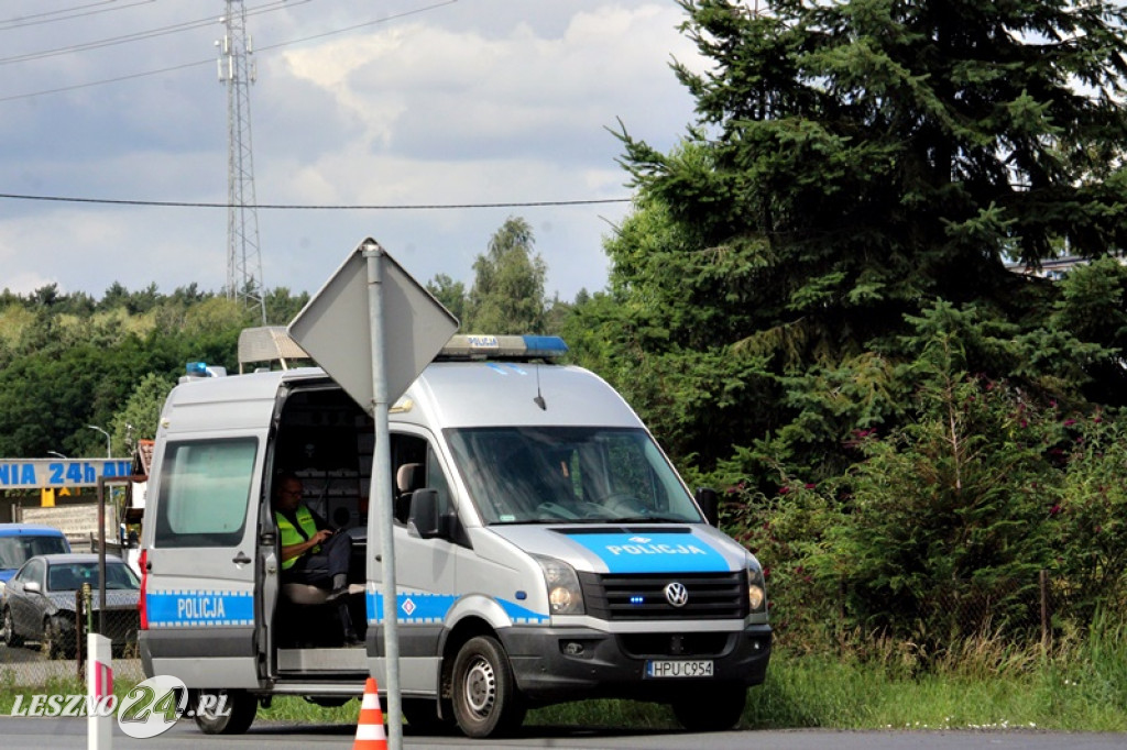 Zderzenie osobówki z ciężarówką w Kąkolewie