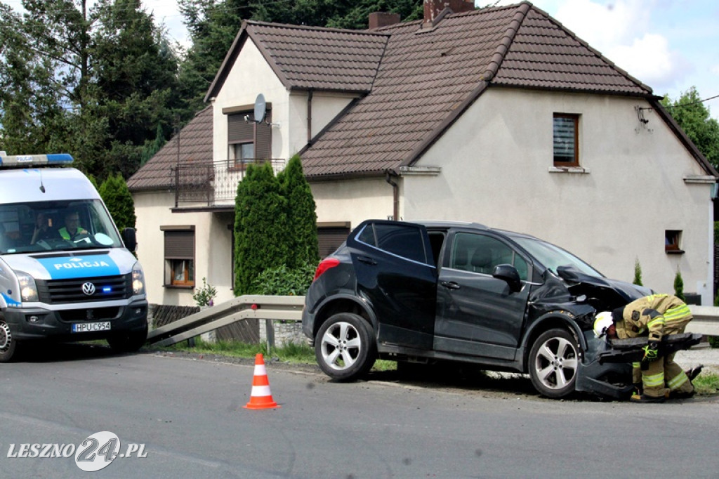 Zderzenie osobówki z ciężarówką w Kąkolewie