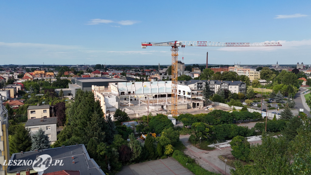 Rozbiórka pływalni Akwawit w Lesznie, lipiec 2025