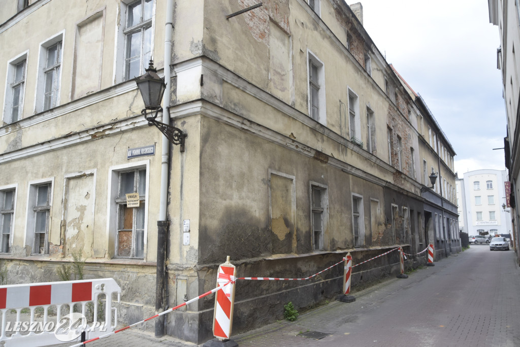 Niebezpieczne kamienice w centrum Leszna
