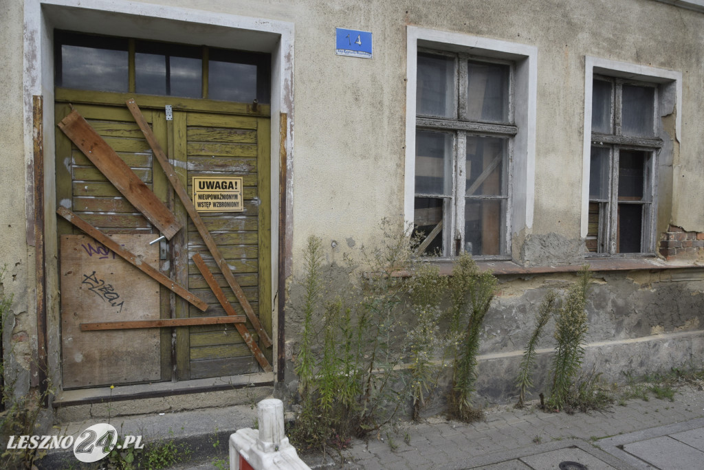 Niebezpieczne kamienice w centrum Leszna