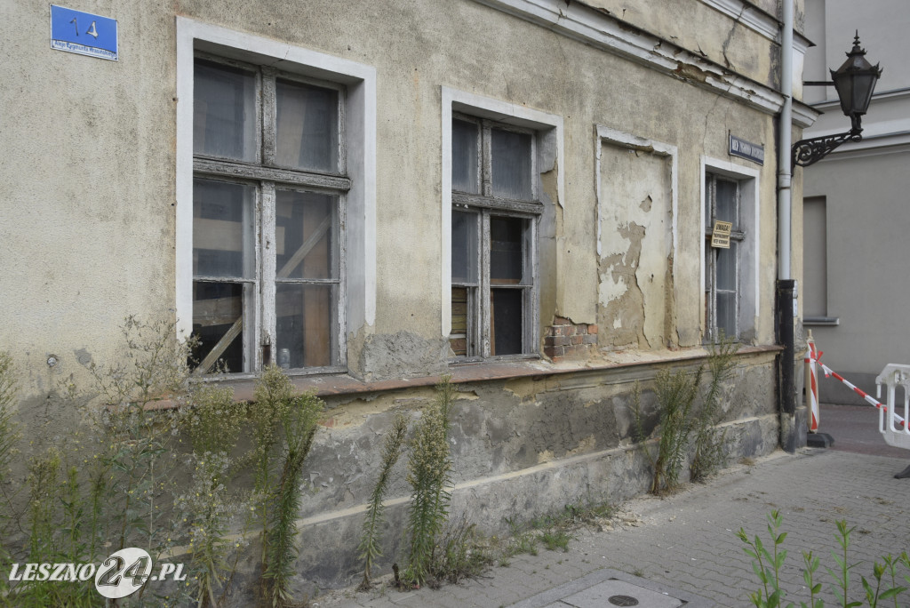 Niebezpieczne kamienice w centrum Leszna
