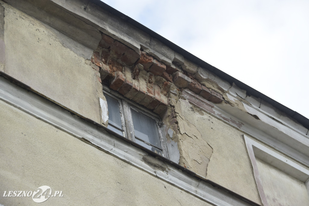 Niebezpieczne kamienice w centrum Leszna