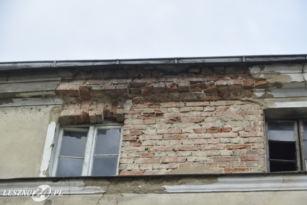 Niebezpieczne kamienice w centrum Leszna