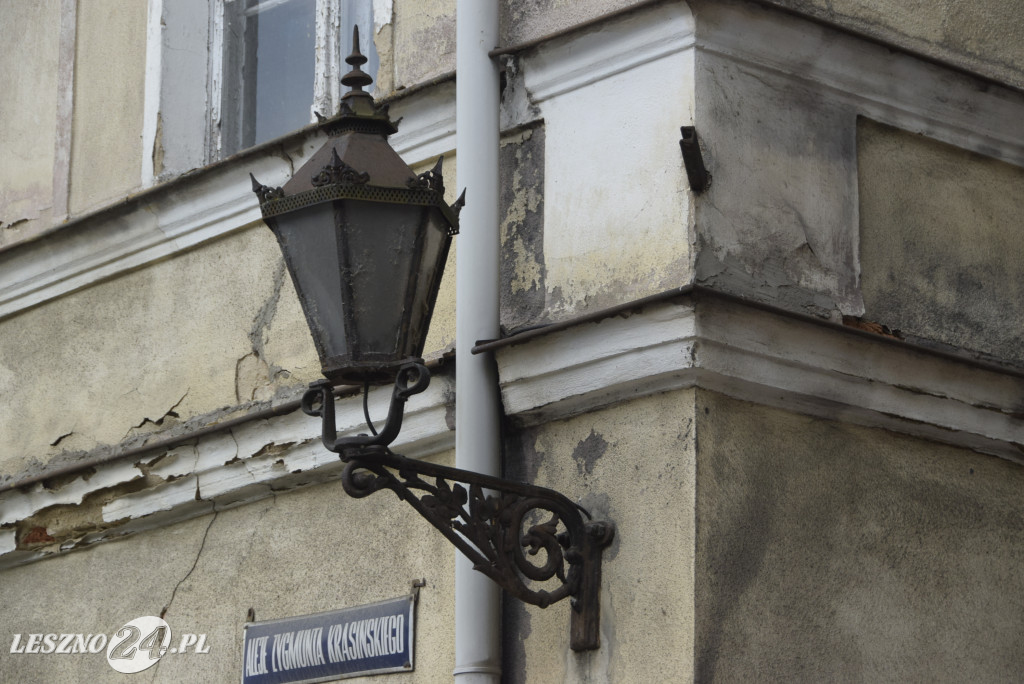 Niebezpieczne kamienice w centrum Leszna