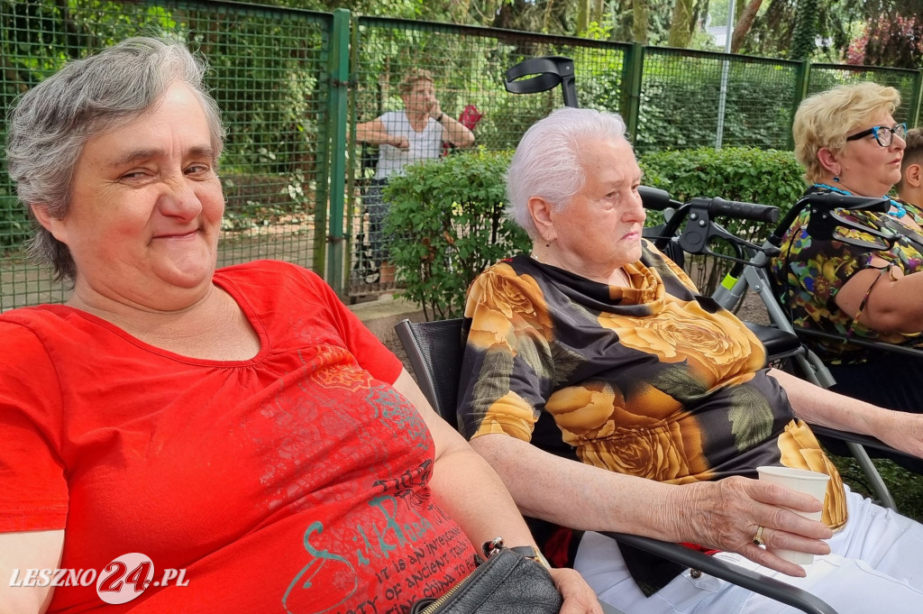 Leszczyńska Kapela Podwórkowa w Domu Seniora