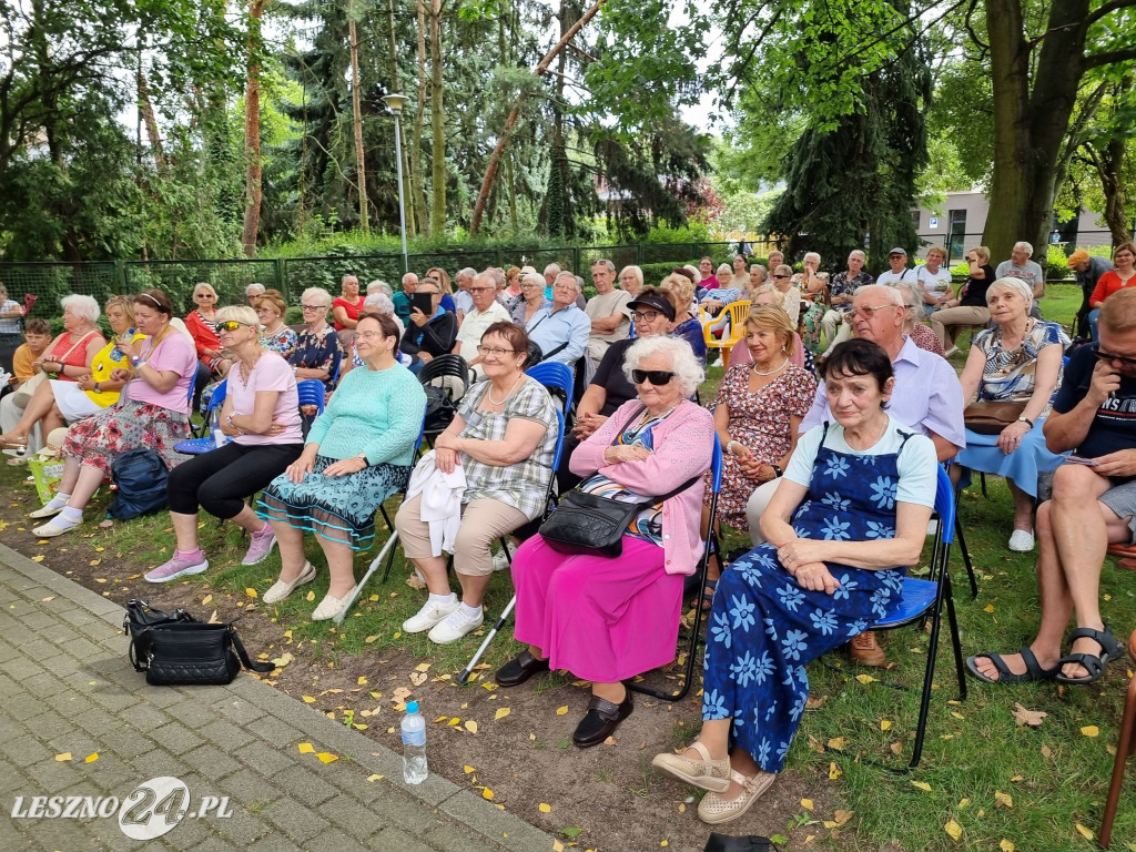 Leszczyńska Kapela Podwórkowa w Domu Seniora