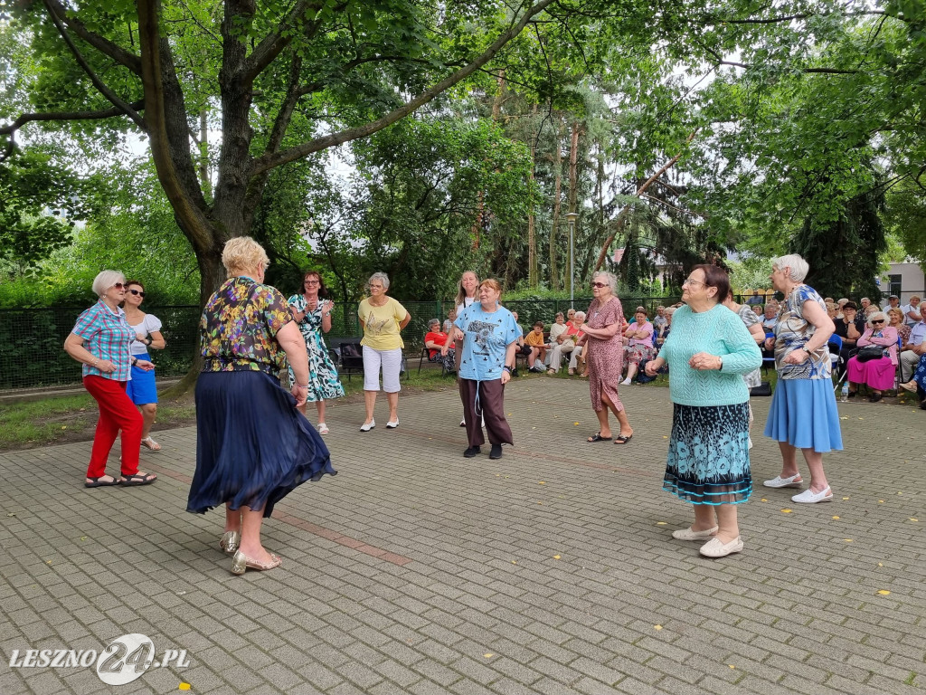 Leszczyńska Kapela Podwórkowa w Domu Seniora