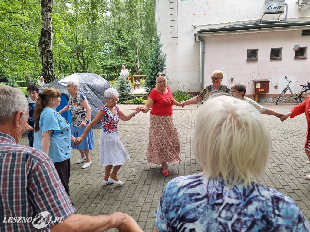 Leszczyńska Kapela Podwórkowa w Domu Seniora