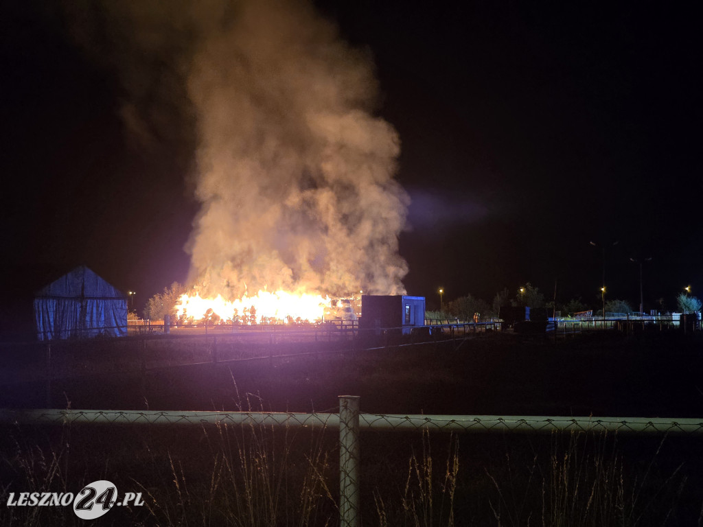 Nocny pożar w Lesznie