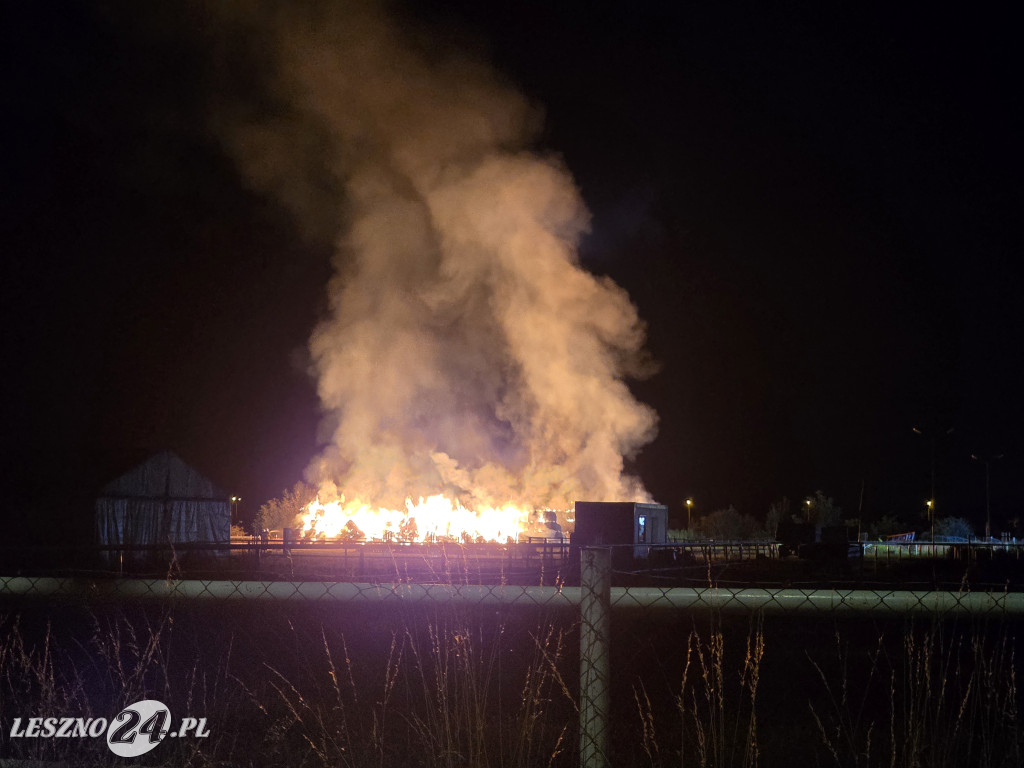 Nocny pożar w Lesznie