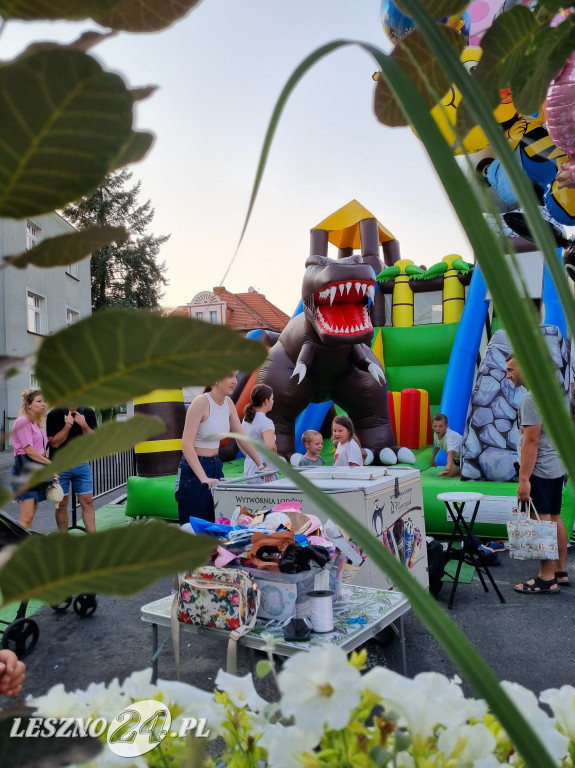 Letnie popołudnie za dawną synagogą