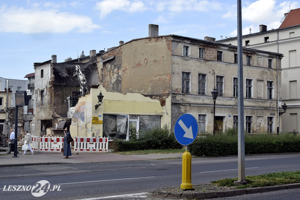Rozbiórka kamienicy w centrum Leszna