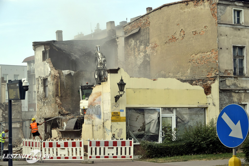 Rozbiórka kamienicy w centrum Leszna