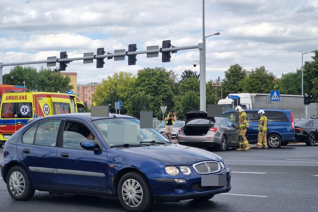 Zderzenie na Al. Konstytucji 3 Maja i Al. Jana Pawła II w Lesznie
