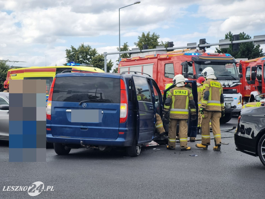 Zderzenie na Al. Konstytucji 3 Maja i Al. Jana Pawła II w Lesznie
