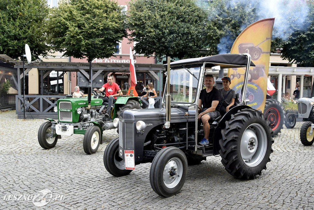 Traktory z Czech zawitały na Rynek w Lesznie