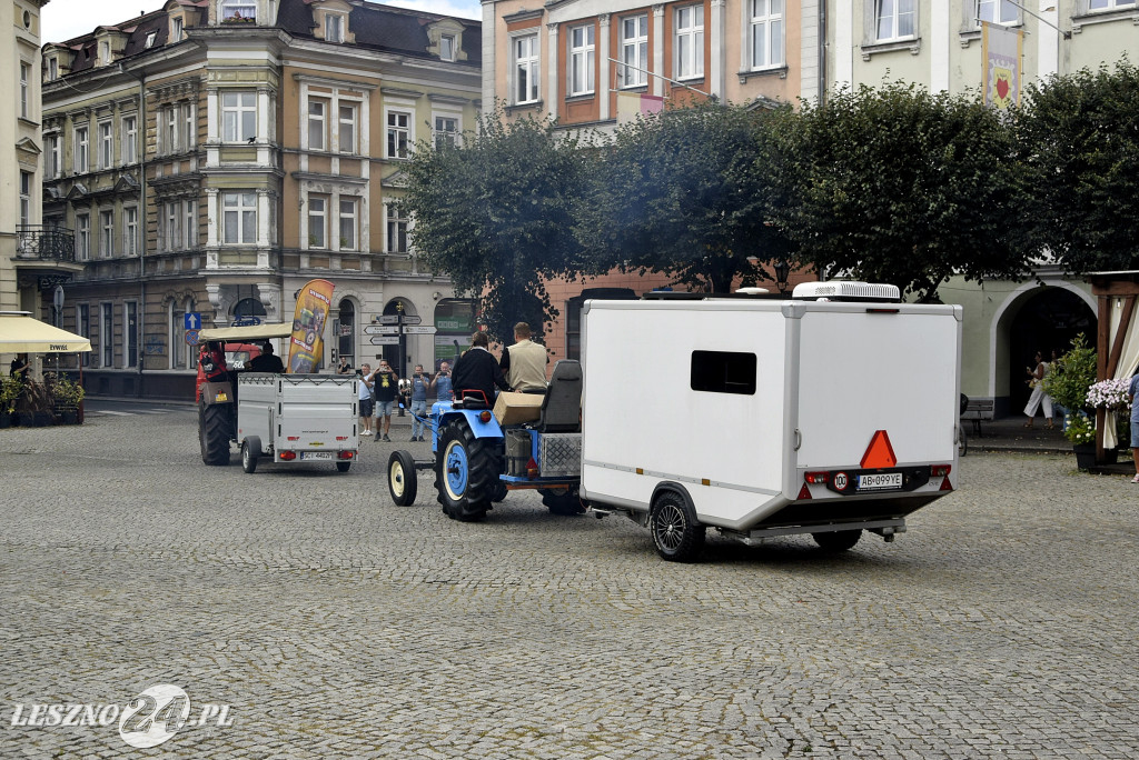 Traktory z Czech zawitały na Rynek w Lesznie