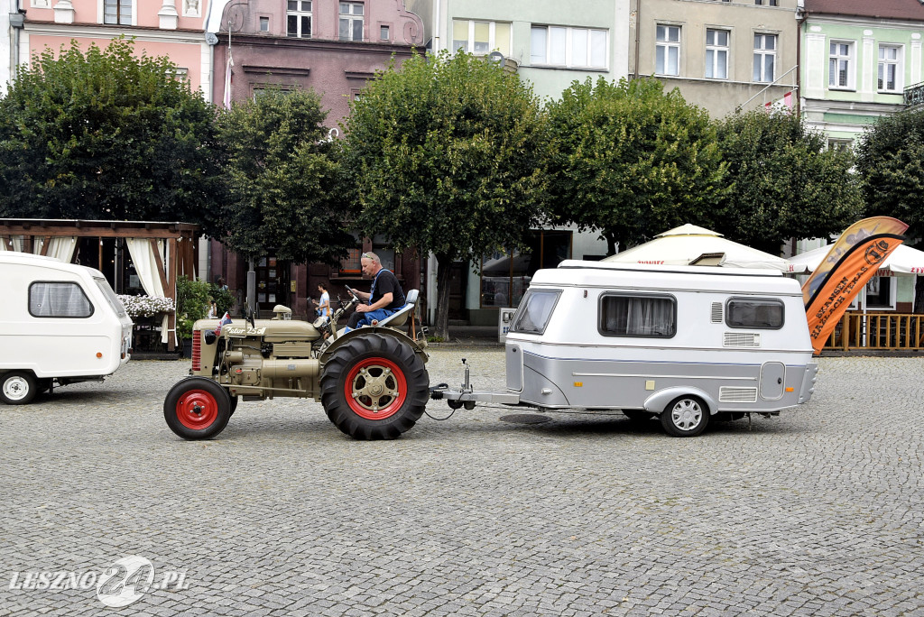 Traktory z Czech zawitały na Rynek w Lesznie