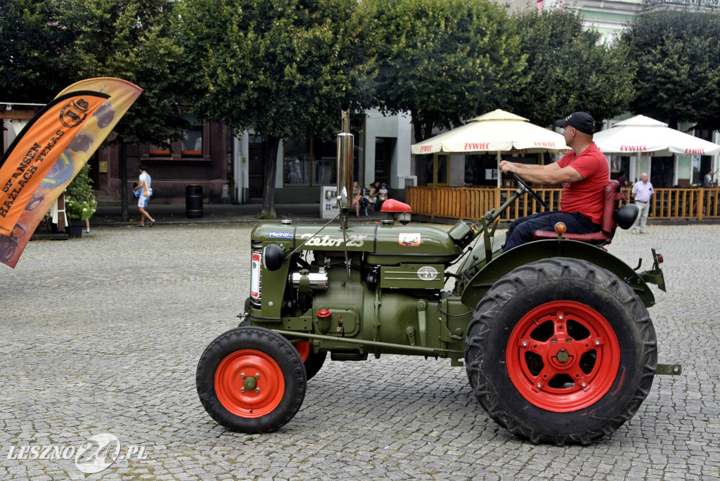 Traktory z Czech zawitały na Rynek w Lesznie