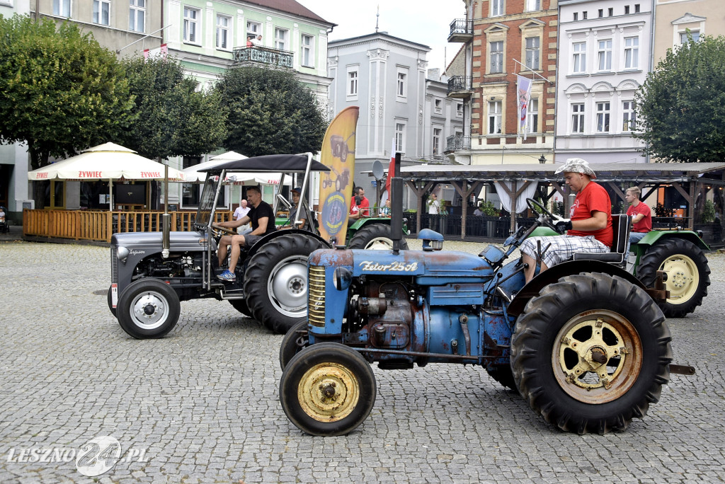 Traktory z Czech zawitały na Rynek w Lesznie