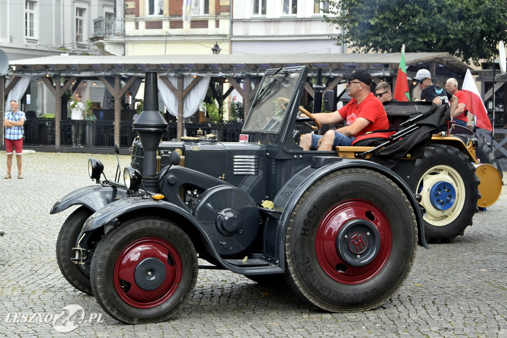 Traktory z Czech zawitały na Rynek w Lesznie