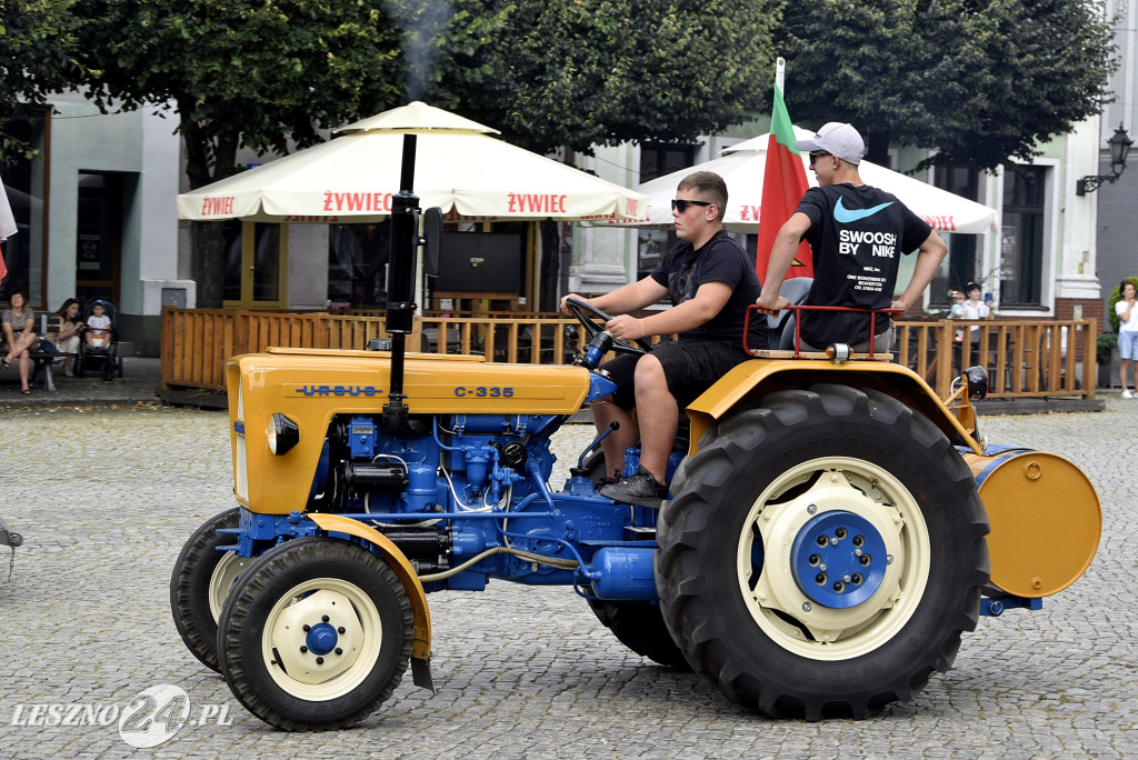 Traktory z Czech zawitały na Rynek w Lesznie