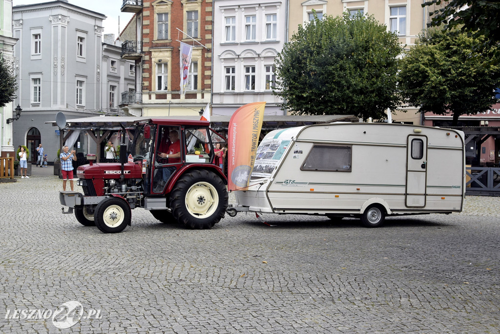 Traktory z Czech zawitały na Rynek w Lesznie