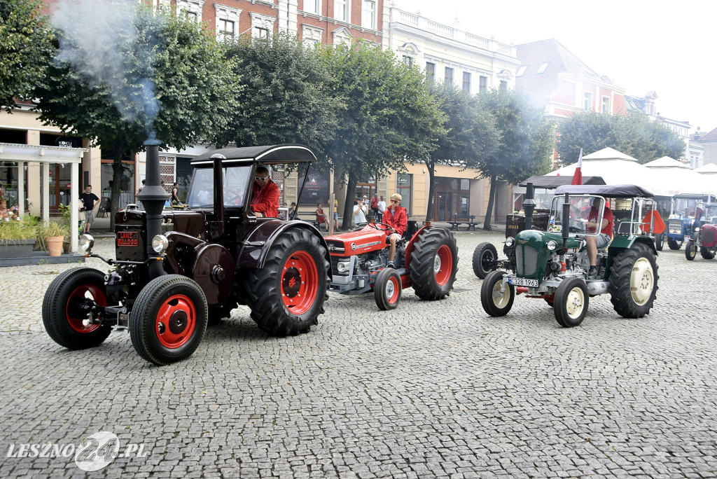 Traktory z Czech zawitały na Rynek w Lesznie