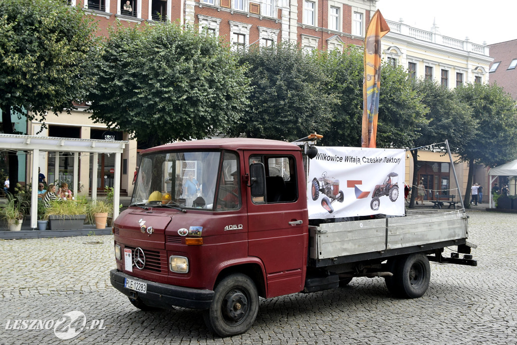 Traktory z Czech zawitały na Rynek w Lesznie