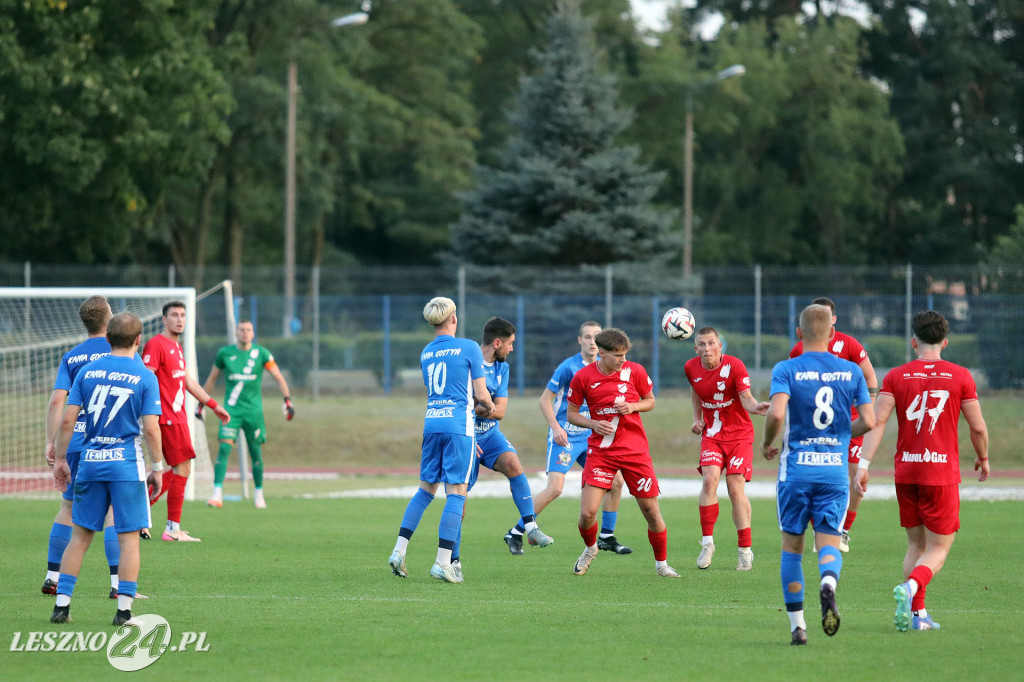 Piłkarskie derby w Lesznie dla Kani Gostyń